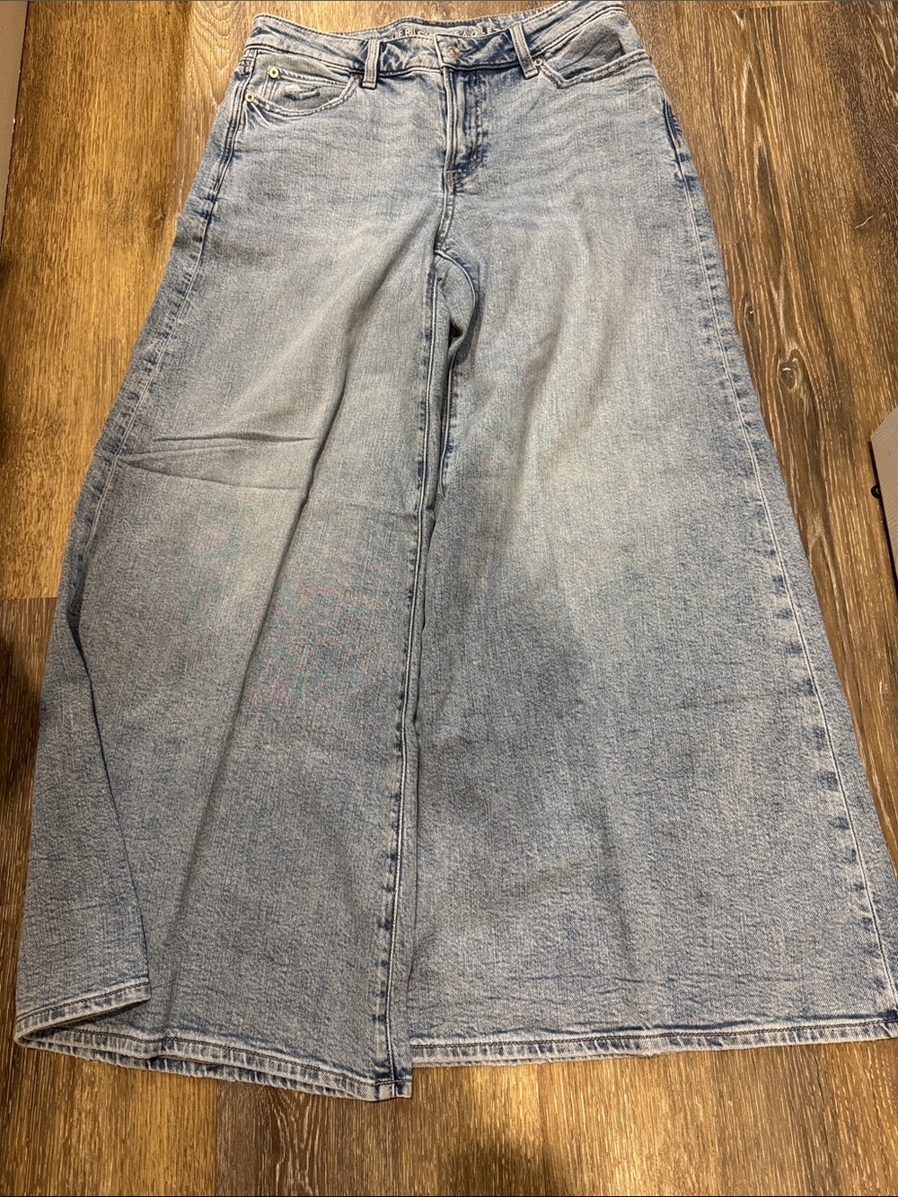 NWOT American Eagle Outfitters light blue wide leg jeans